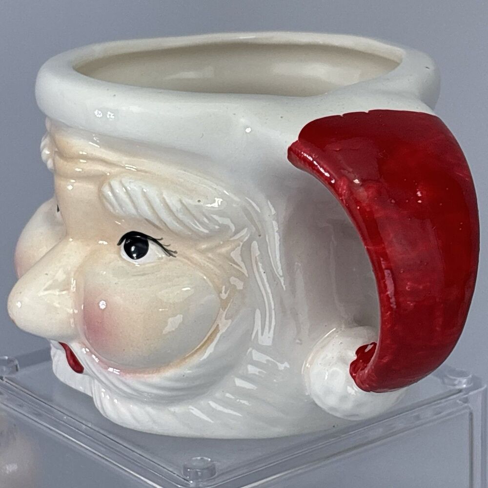 Vintage 8 oz Santa Claus Mugs Made in Taiwan Set of 4 Hand Painted - Picture 14 of 16
